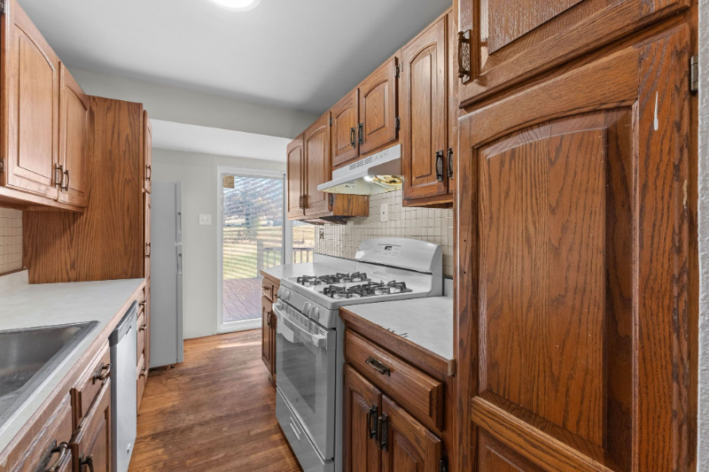 205 Perthshire Road - Photo 6 of 17