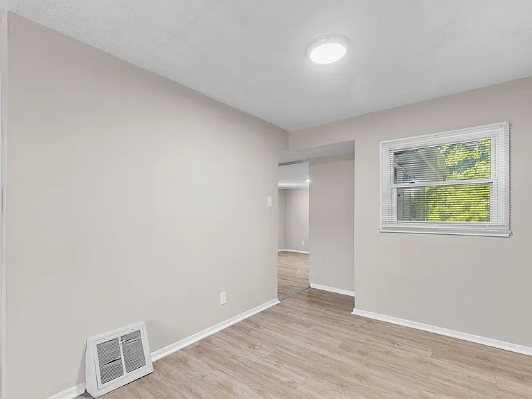 332 Cameron Road - Photo 2 of 18