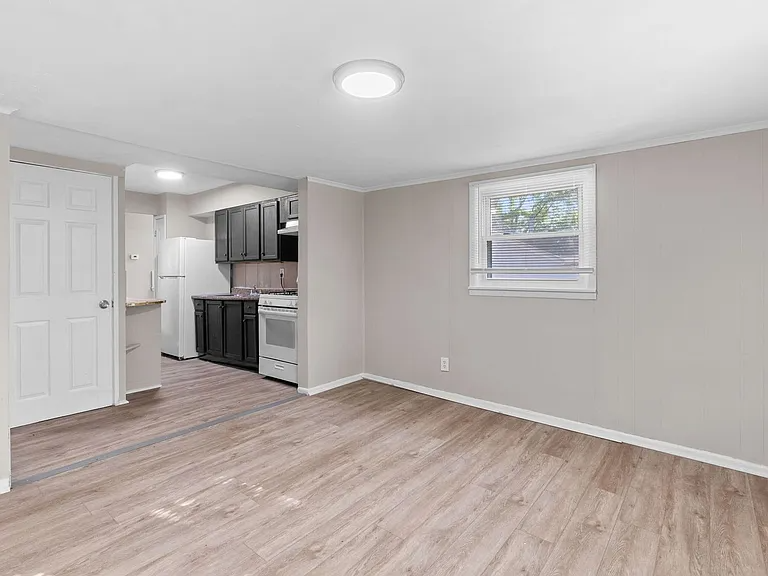 332 Cameron Road - Photo 5 of 18