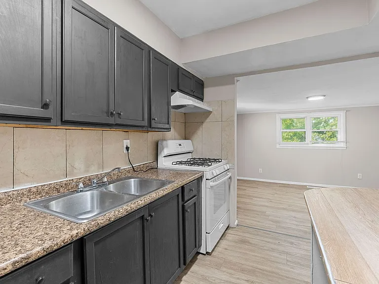 332 Cameron Road - Photo 6 of 18