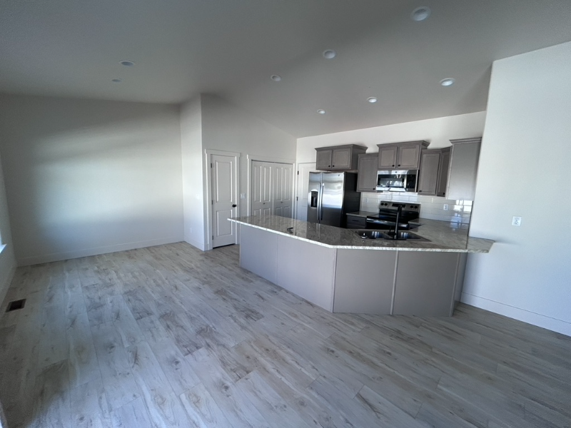 108 Centennial Ct - Photo 4 of 22