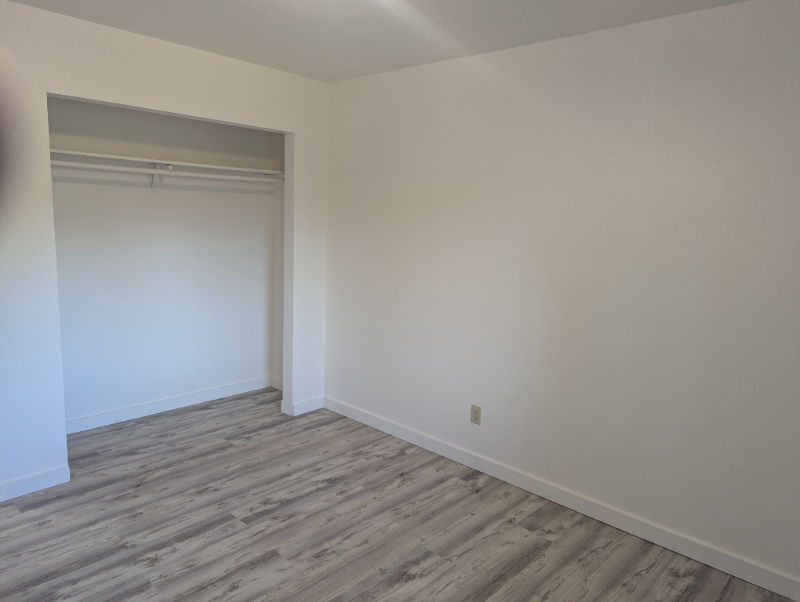 710 S Weed Blvd #3 - Photo 3 of 12