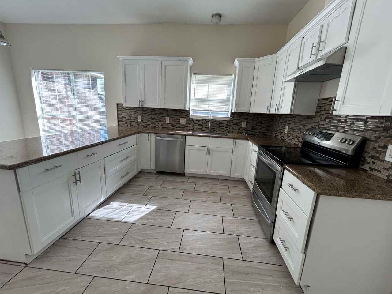 23983 Terrace Ave - Photo 6 of 27