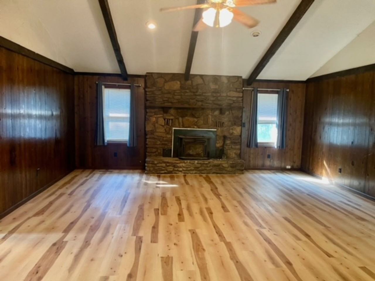 3839 N Stewart Ave - Photo 2 of 23