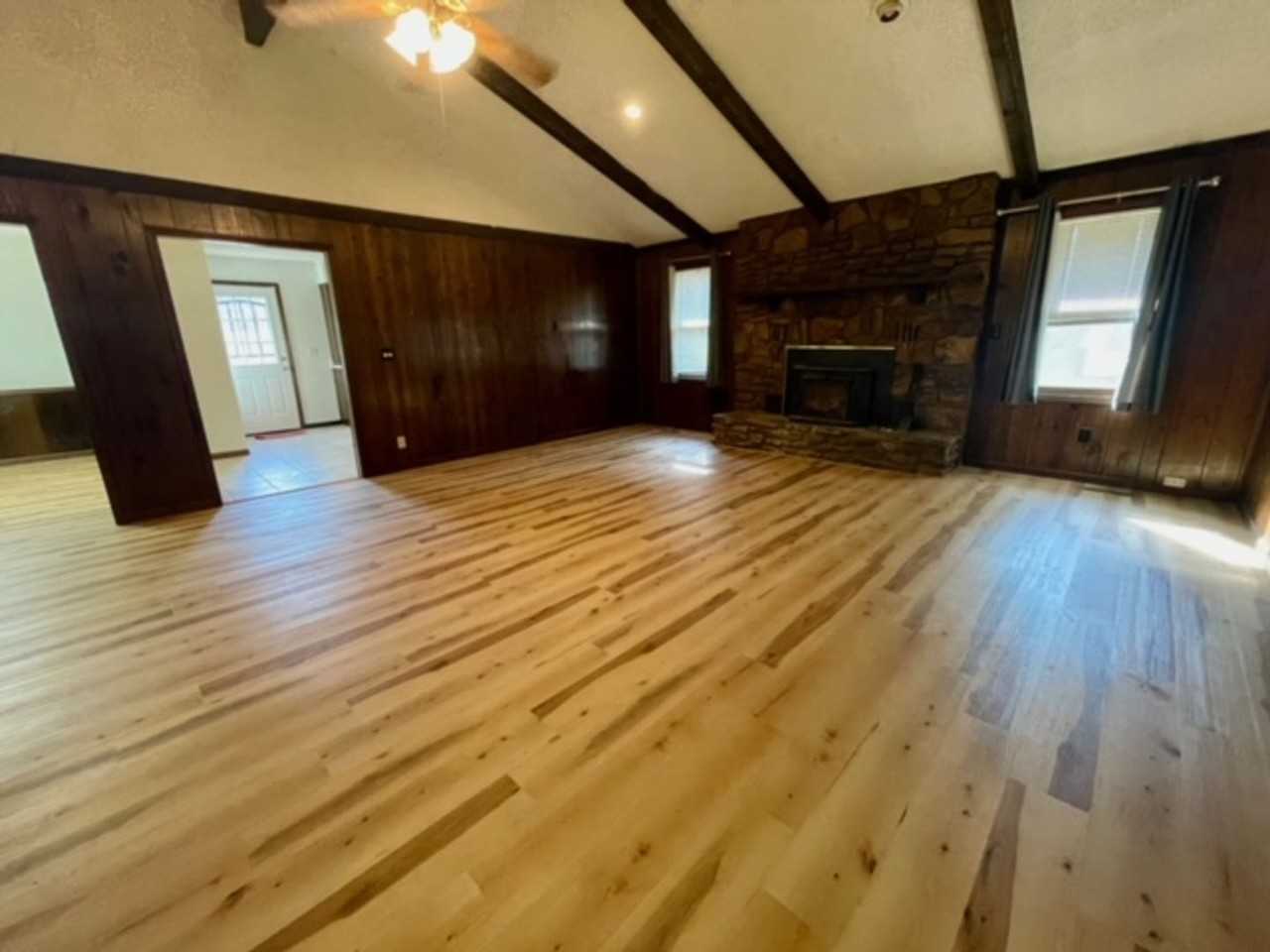 3839 N Stewart Ave - Photo 4 of 23