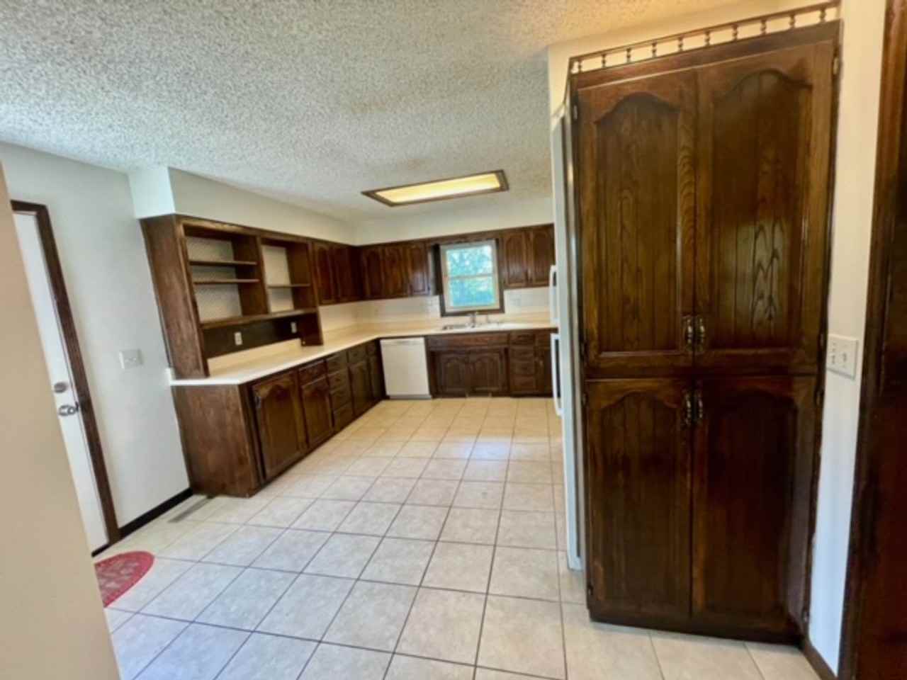 3839 N Stewart Ave - Photo 5 of 23