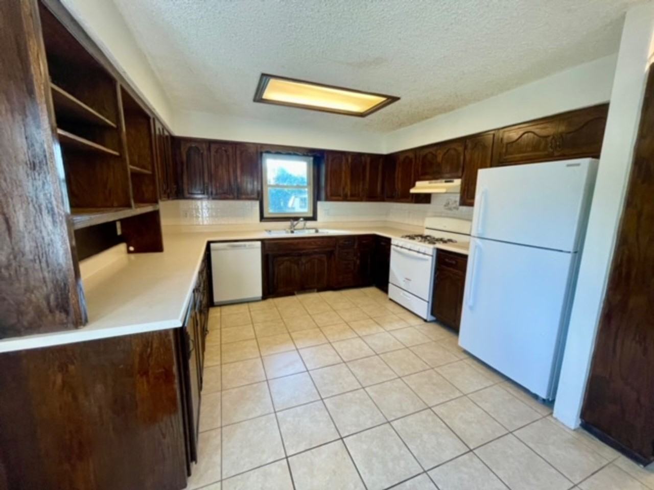 3839 N Stewart Ave - Photo 6 of 23