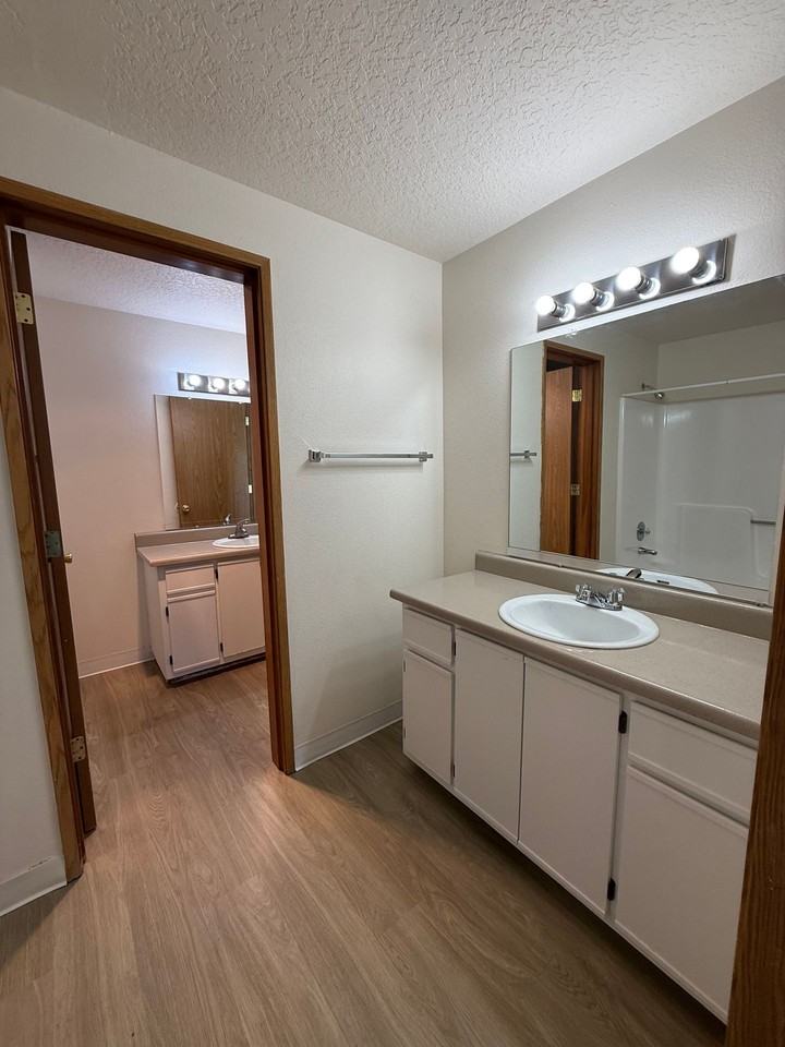 Rockwood Station - Photo 2 of 9