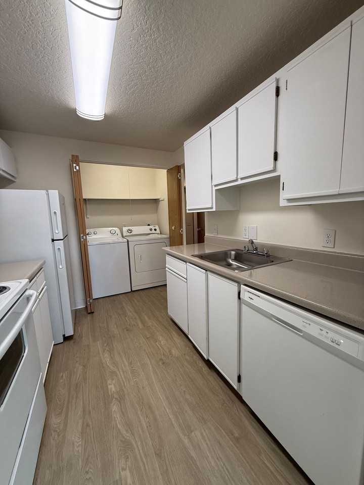 Rockwood Station - Photo 3 of 9