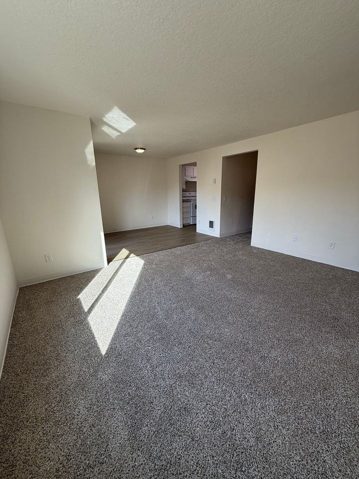 Rockwood Station - Photo 5 of 9