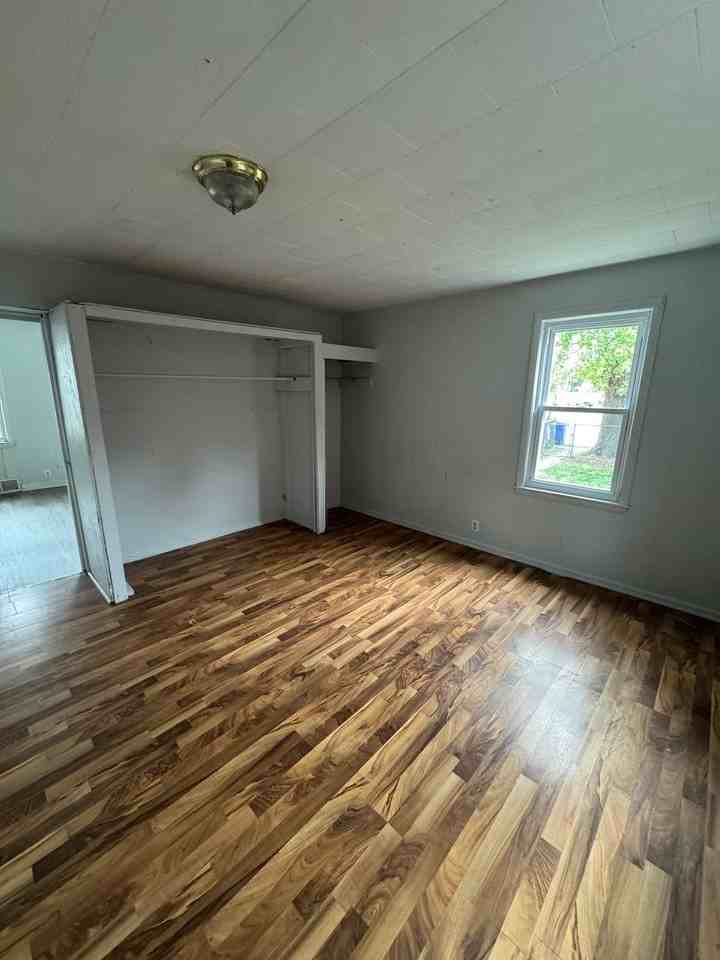 1212 59th St - Photo 3 of 8