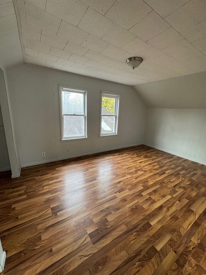 1212 59th St - Photo 7 of 8