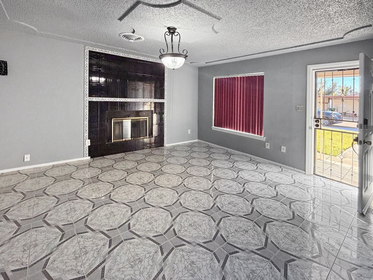 910 W Taylor Ave - Photo 2 of 9