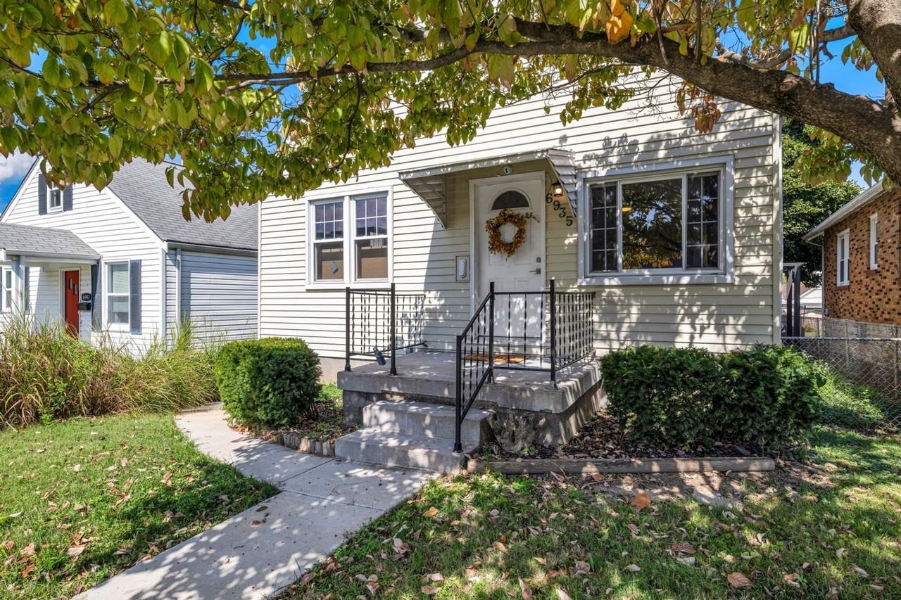 6935 Lansdowne Ave - Photo 2 of 33