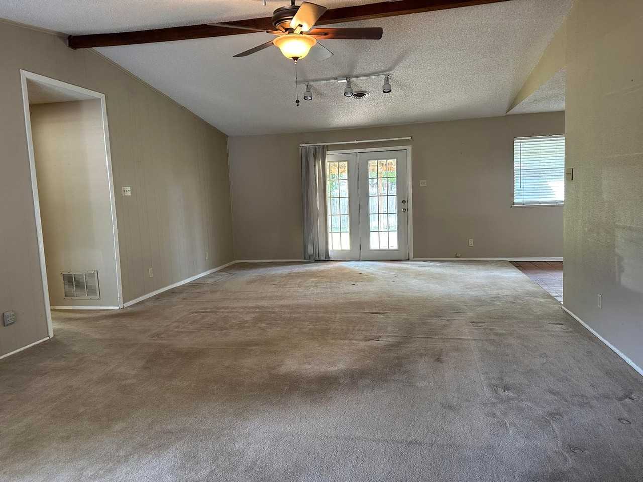 1206 Pembrook Dr - Photo 6 of 18