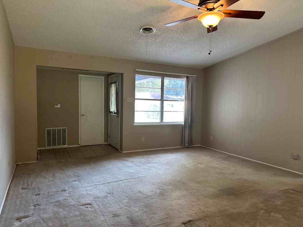 1206 Pembrook Dr - Photo 7 of 18