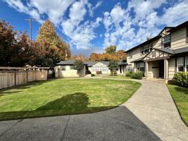 featured image of 2430 Ne 9th Ave