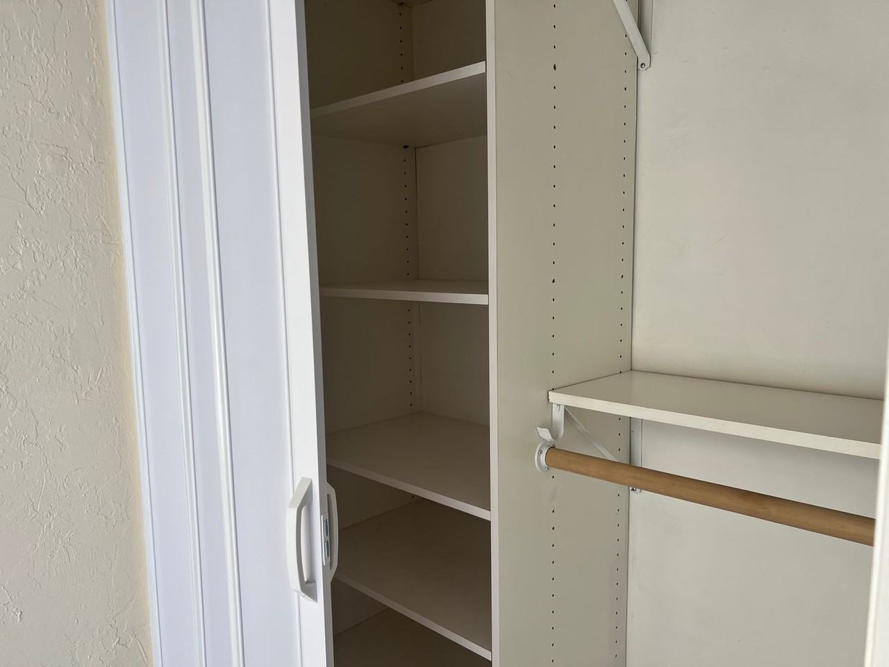 4784 Sandmound Blvd - Photo 7 of 23