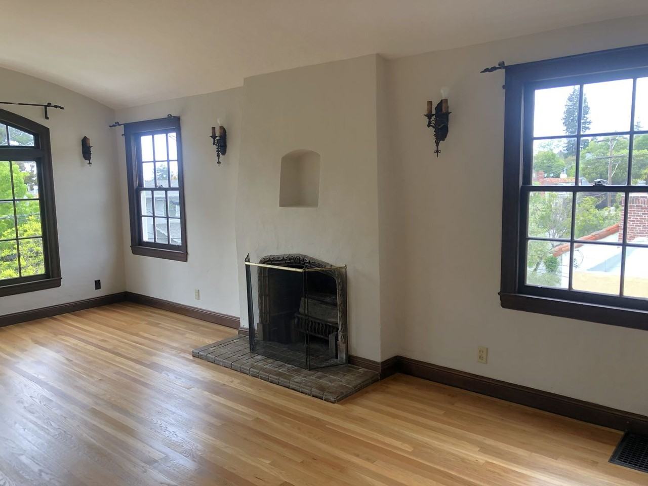 1683 Scenic Ave - Photo 3 of 12