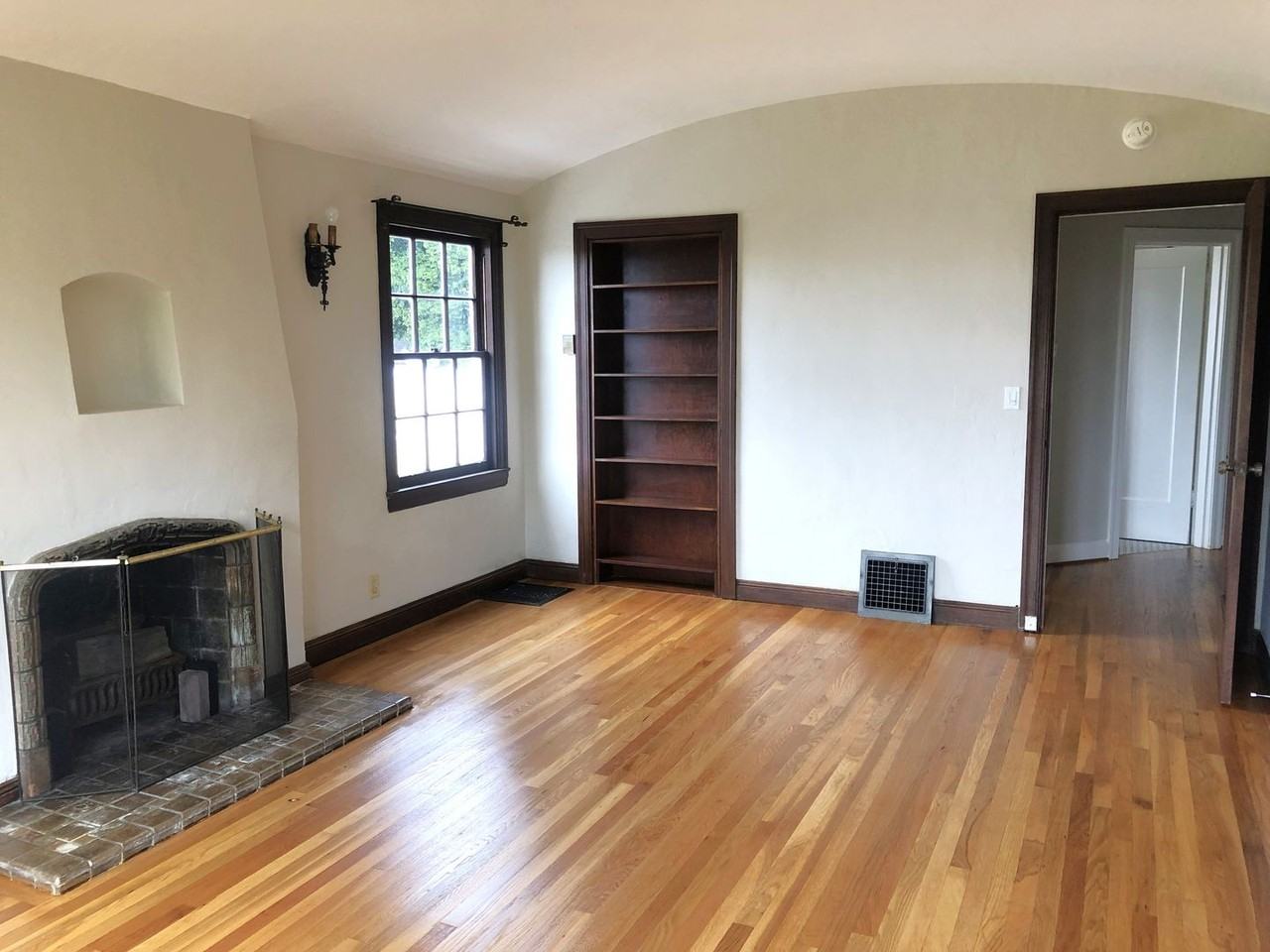 1683 Scenic Ave - Photo 2 of 12