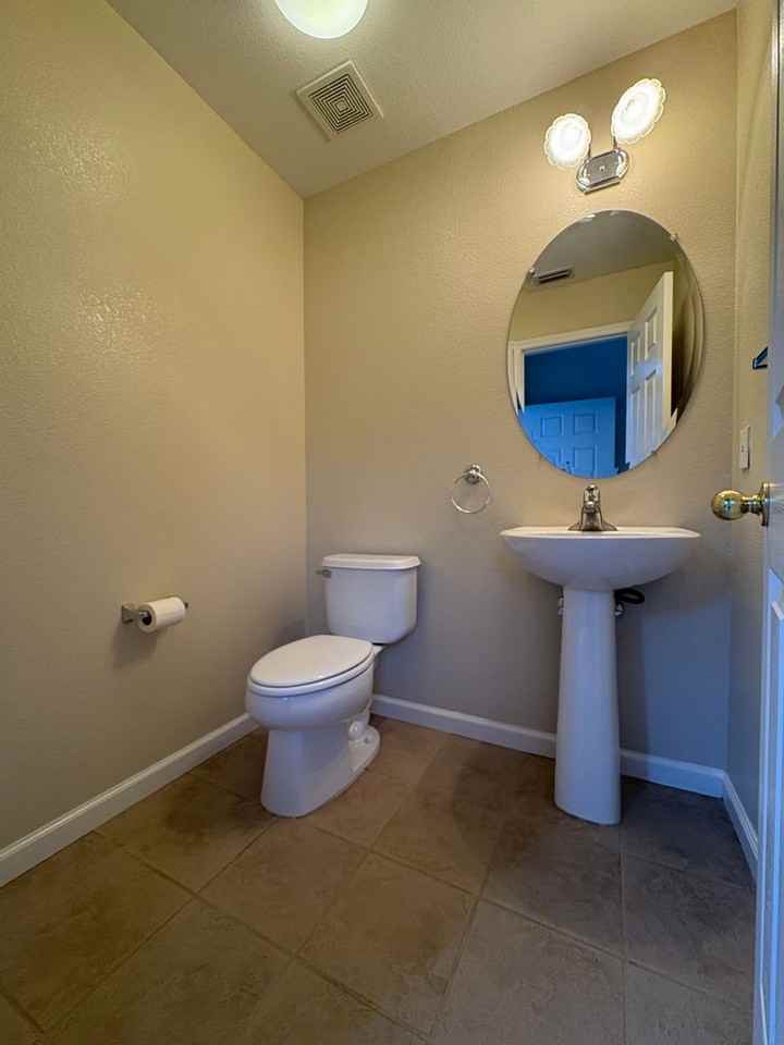 170 Remington St - Photo 2 of 17