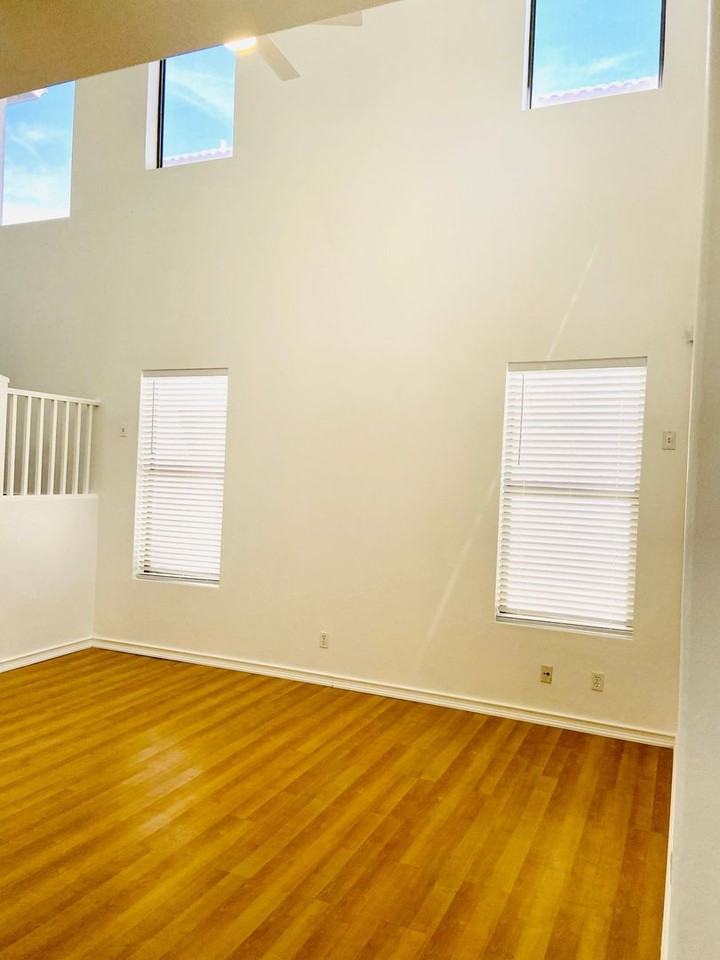 2123 N 30th St - Photo 2 of 15