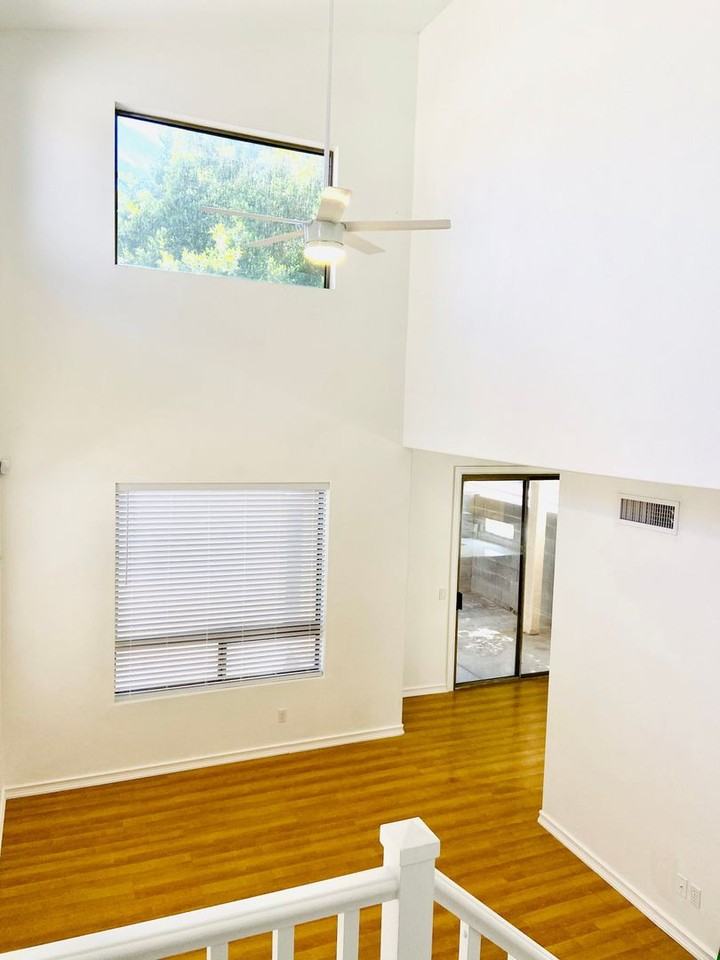 2123 N 30th St - Photo 3 of 15
