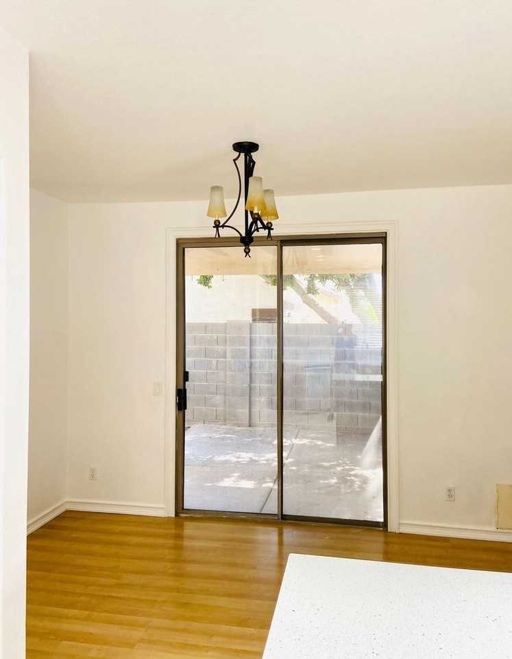 2123 N 30th St - Photo 6 of 15