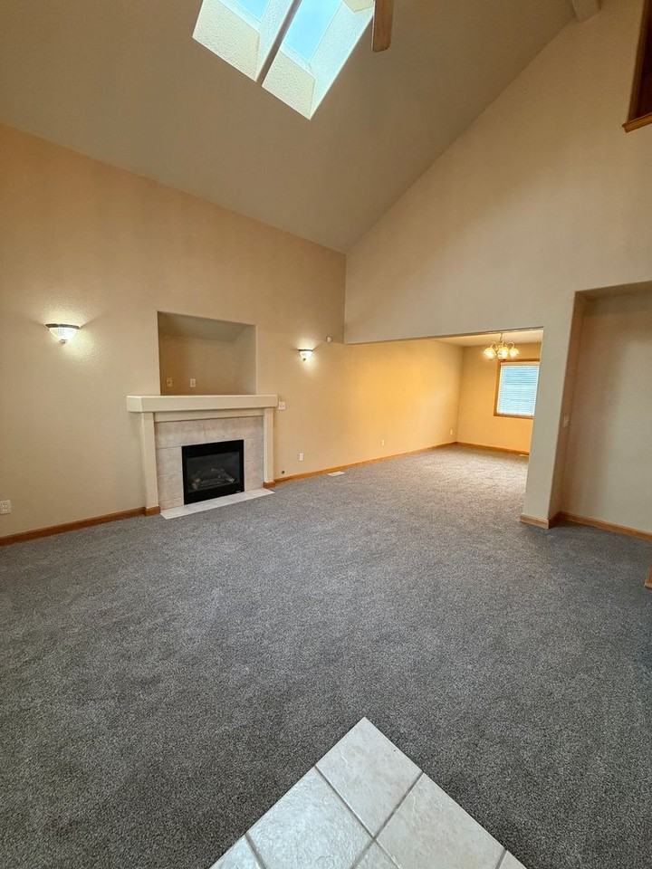 2914 Campus Prairie Loop Ne - Photo 2 of 18