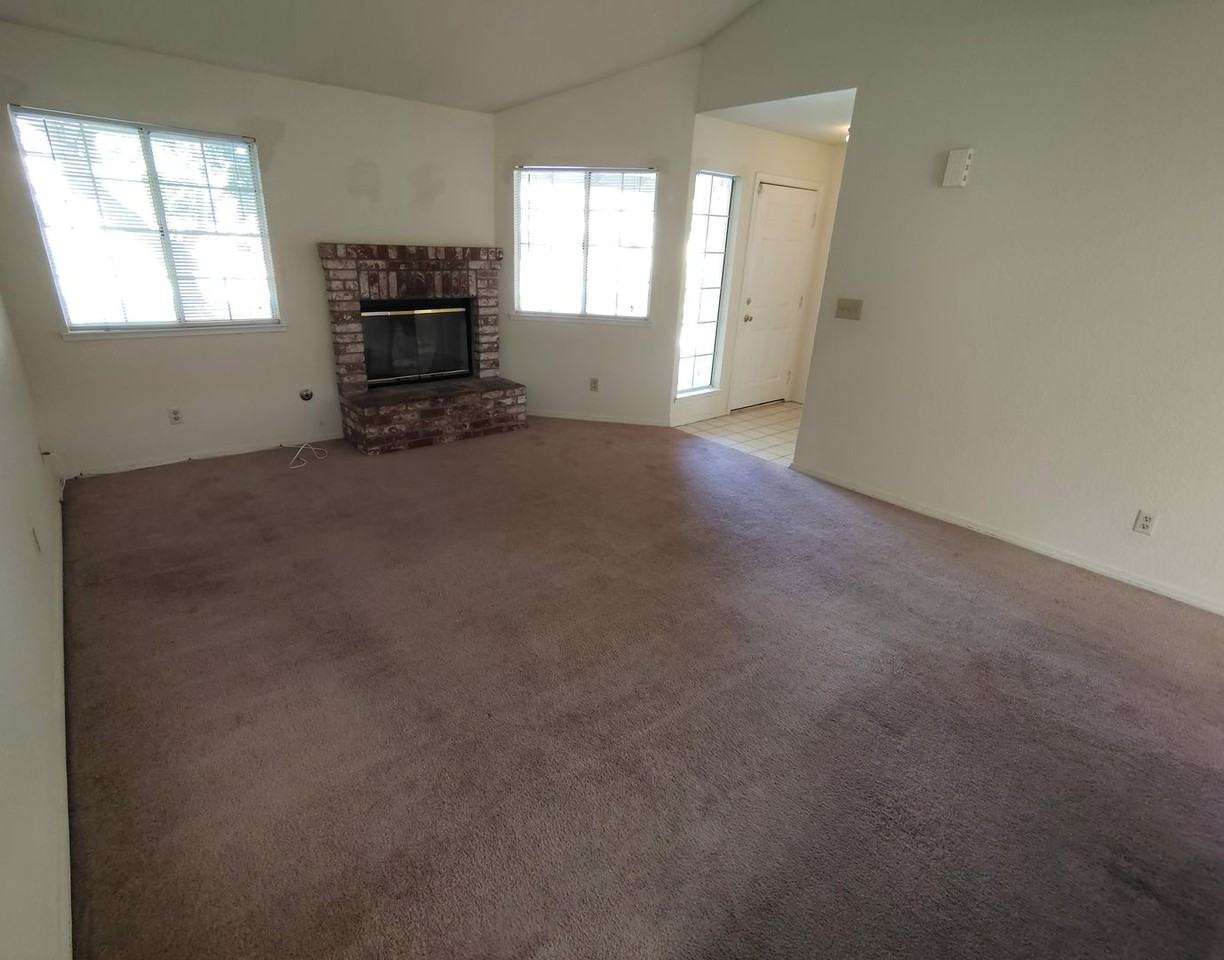 3108 Snyder Ave - Photo 2 of 13