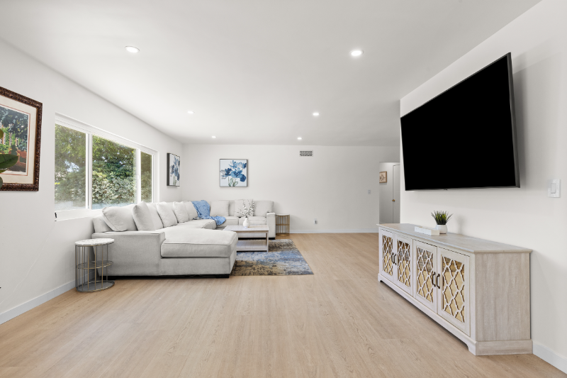 9038 Whitaker Avenue - Photo 3 of 22