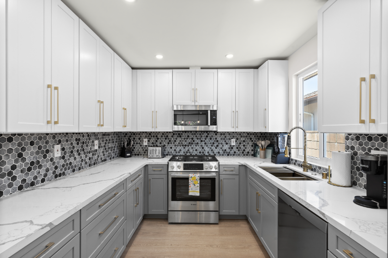 9038 Whitaker Avenue - Photo 7 of 22