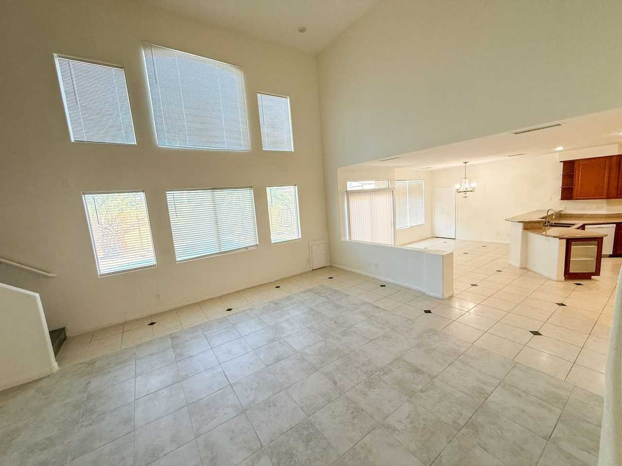 10246 Valaspen St - Photo 7 of 50