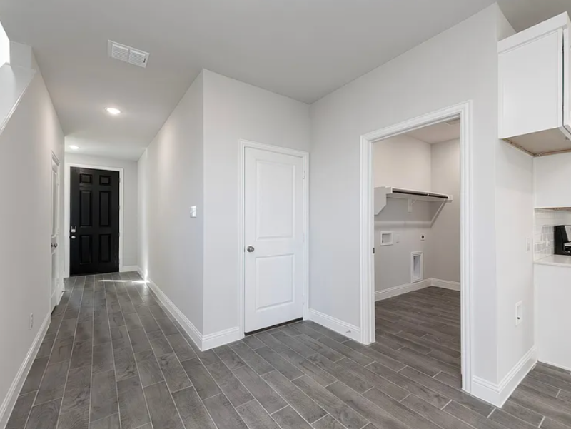 1820 Acosta Dr - Photo 3 of 20