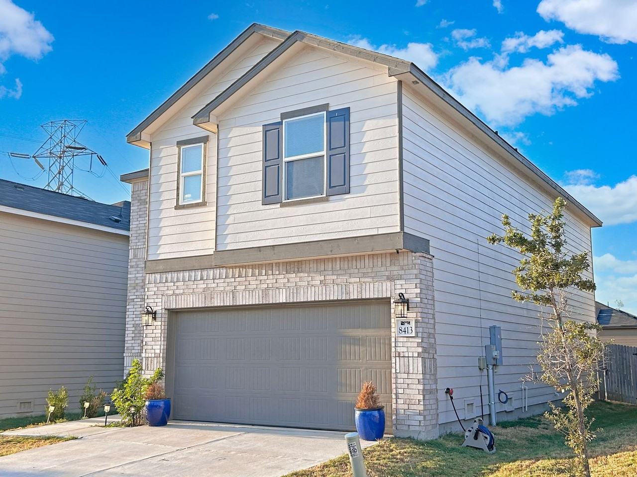 8413 Amistad Cv - Photo 3 of 26