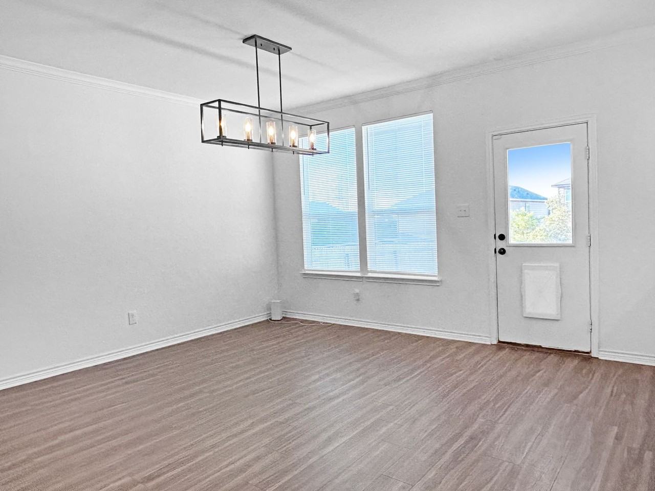 8413 Amistad Cv - Photo 6 of 26