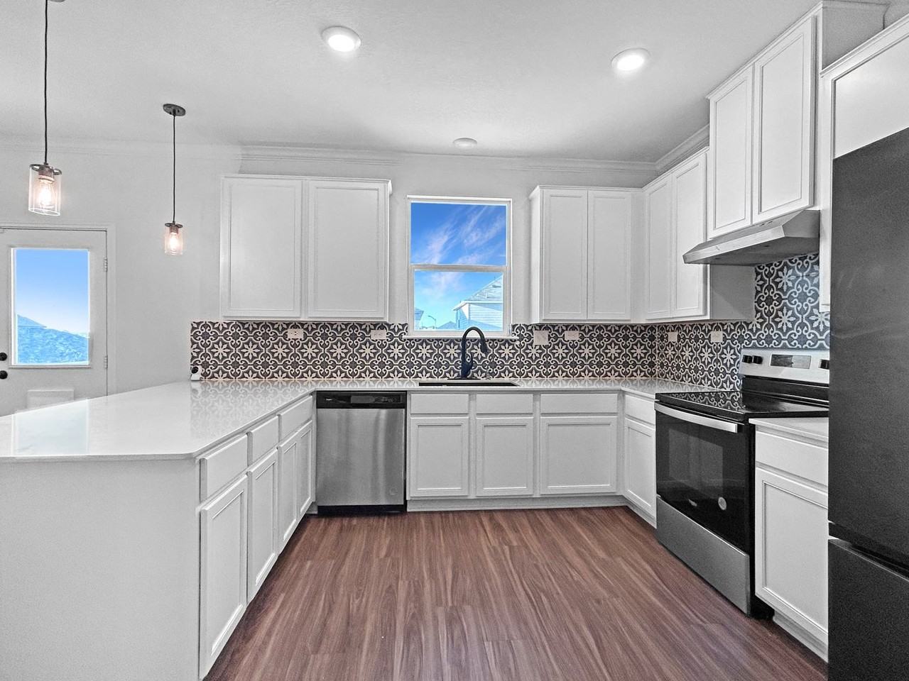 8413 Amistad Cv - Photo 7 of 26