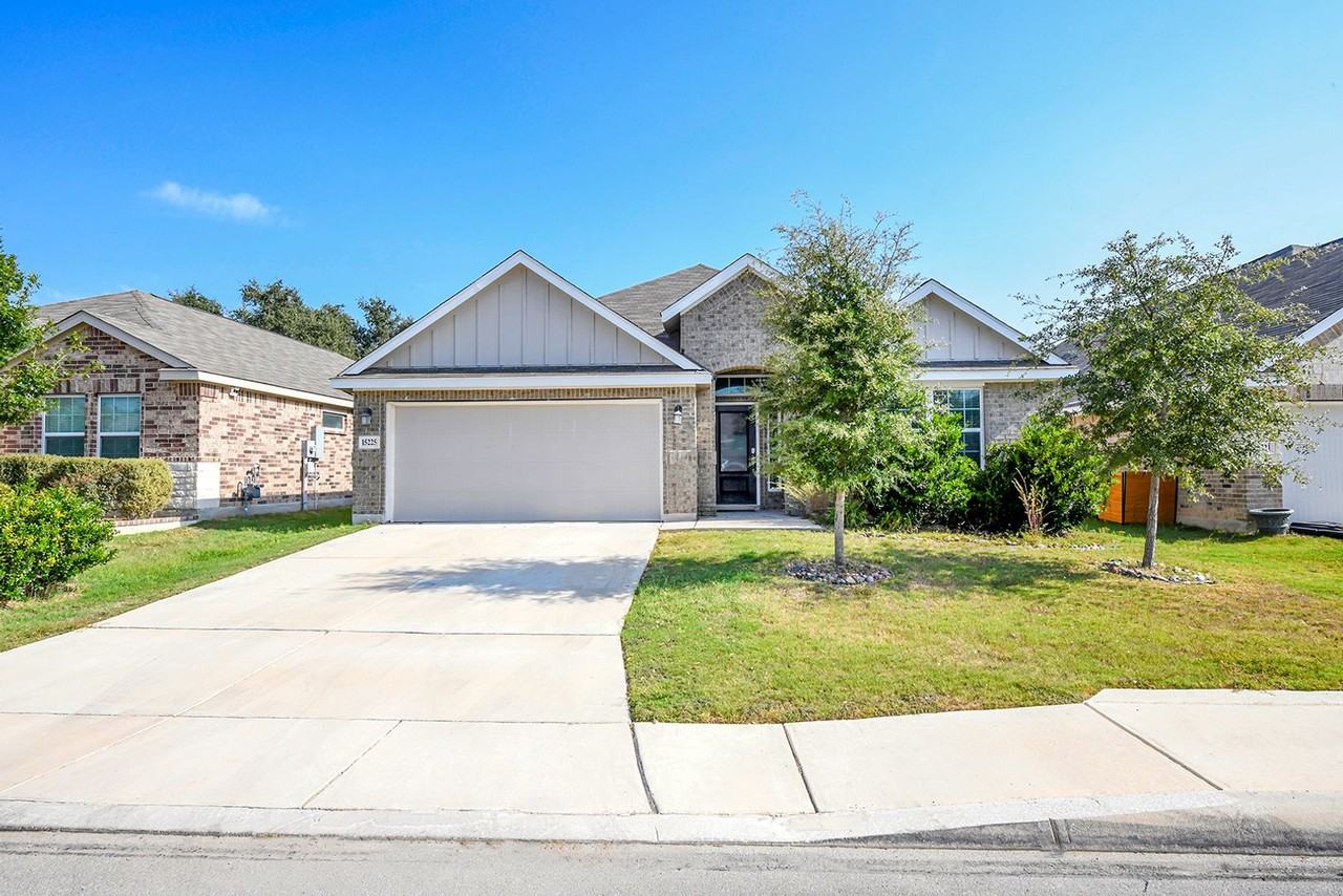 15225 Cheshire Way - Photo 3 of 36