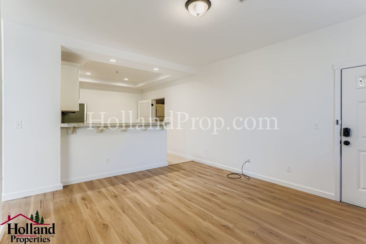 983 Northeast Wheelock Place - Photo 3 of 12