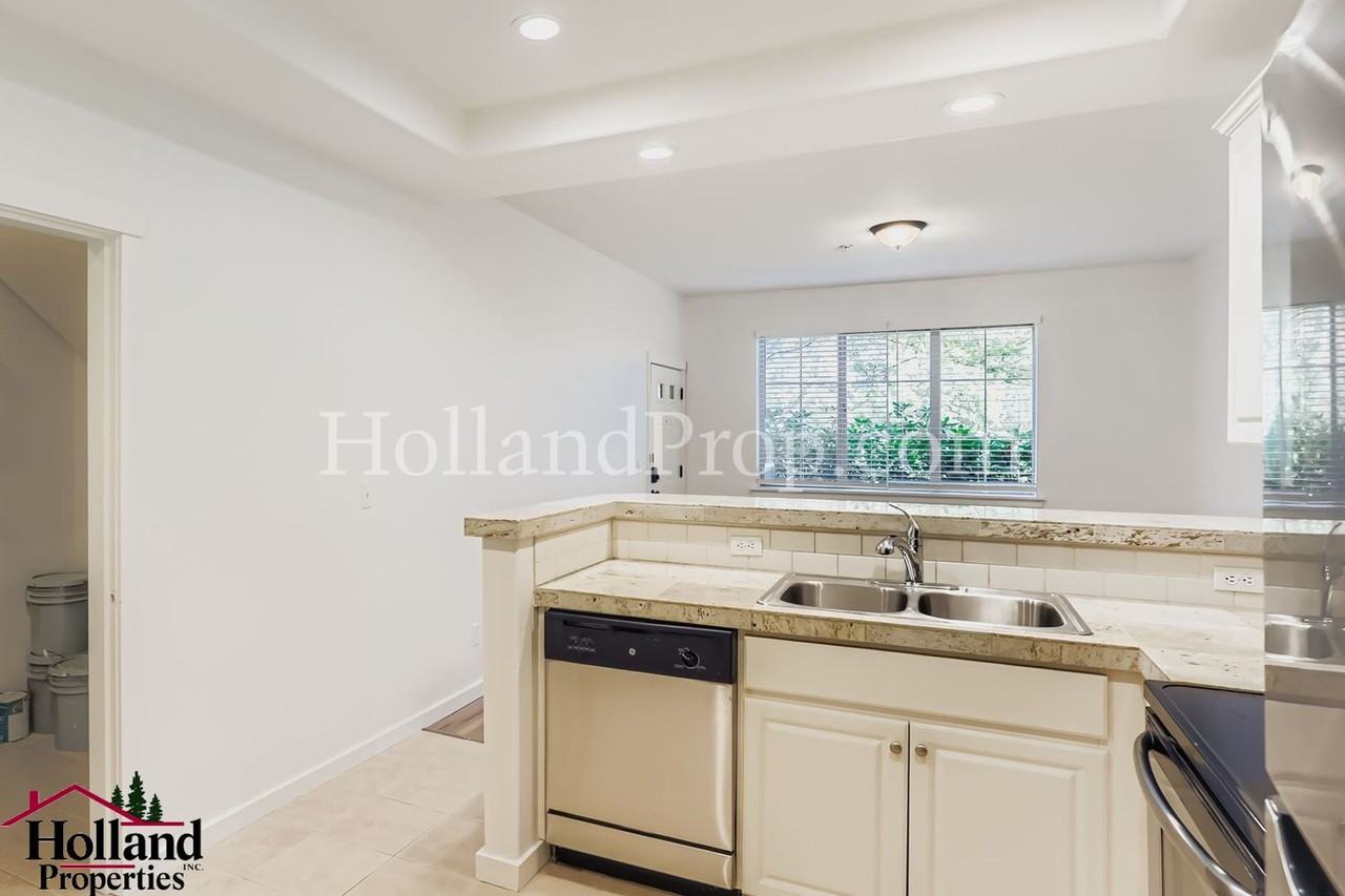 983 Northeast Wheelock Place - Photo 6 of 12