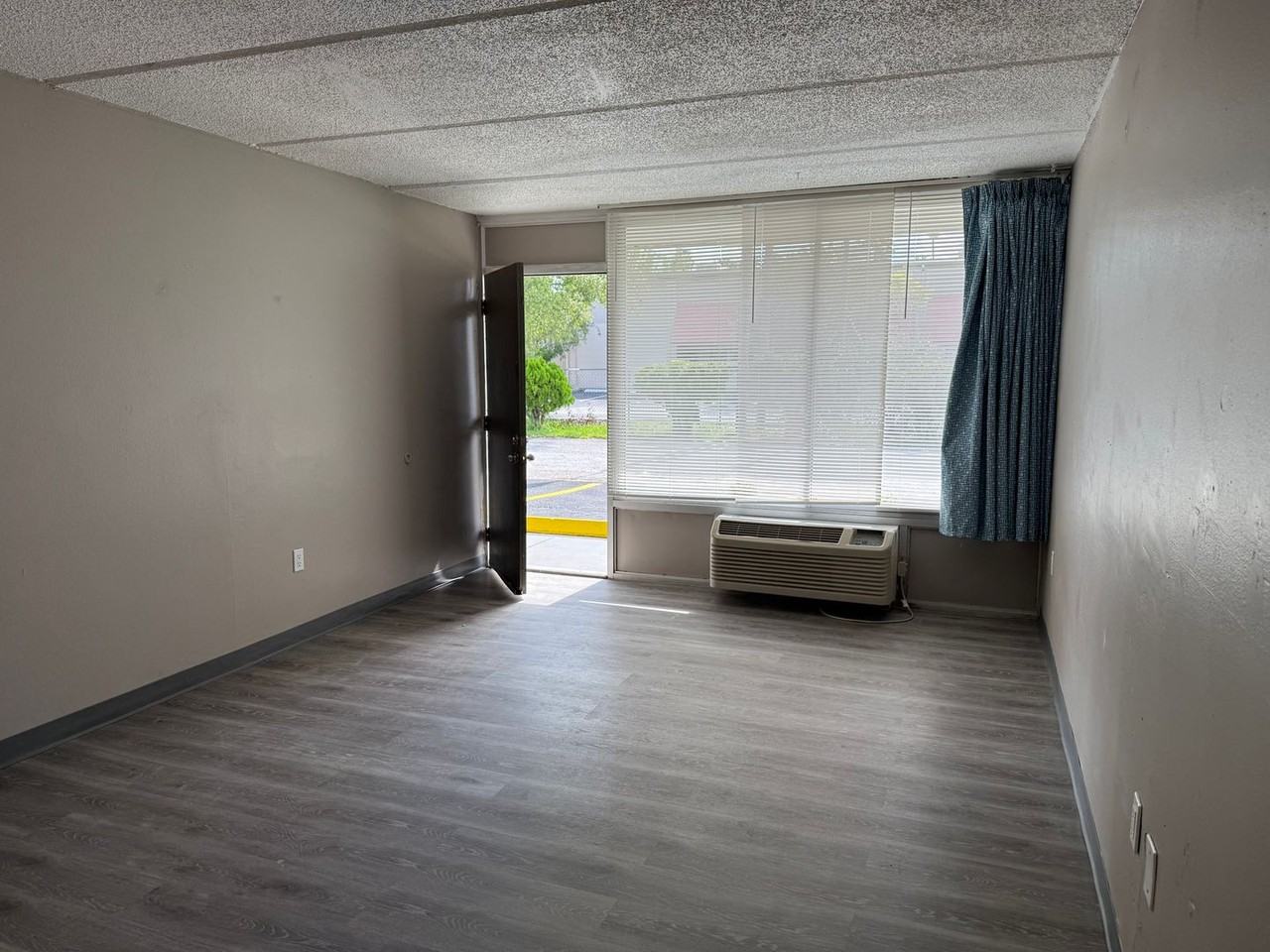 5020 W Irlo Bronson Memorial Hwy - Photo 5 of 12