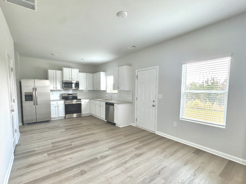 11075 Suria Dr - Photo 3 of 6