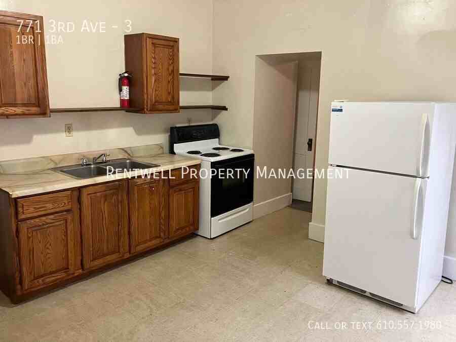 771 3rd Ave #3 - Photo 2 of 5