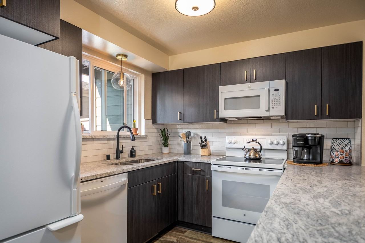 1964 E Old Saybrook Ln - Photo 7 of 19