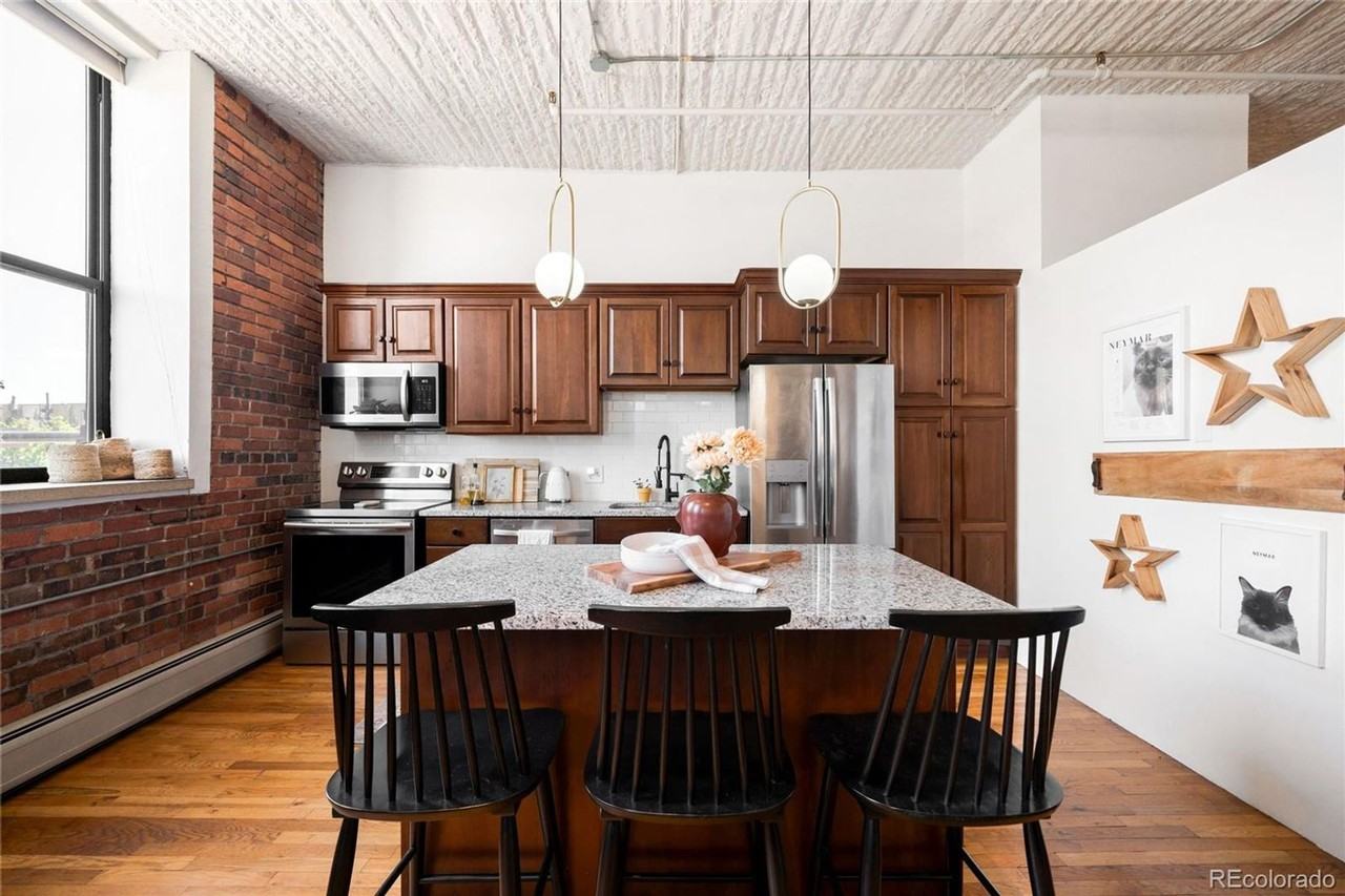 2261 Blake St - Photo 3 of 12