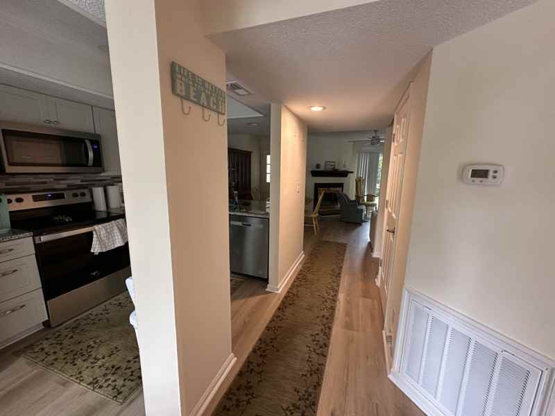 16 Shadow Moss Pl - Photo 3 of 20