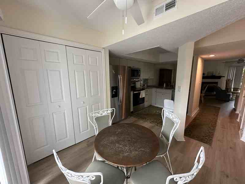 16 Shadow Moss Pl - Photo 6 of 20