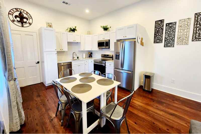 2320 Saint Philip St - Photo 2 of 8