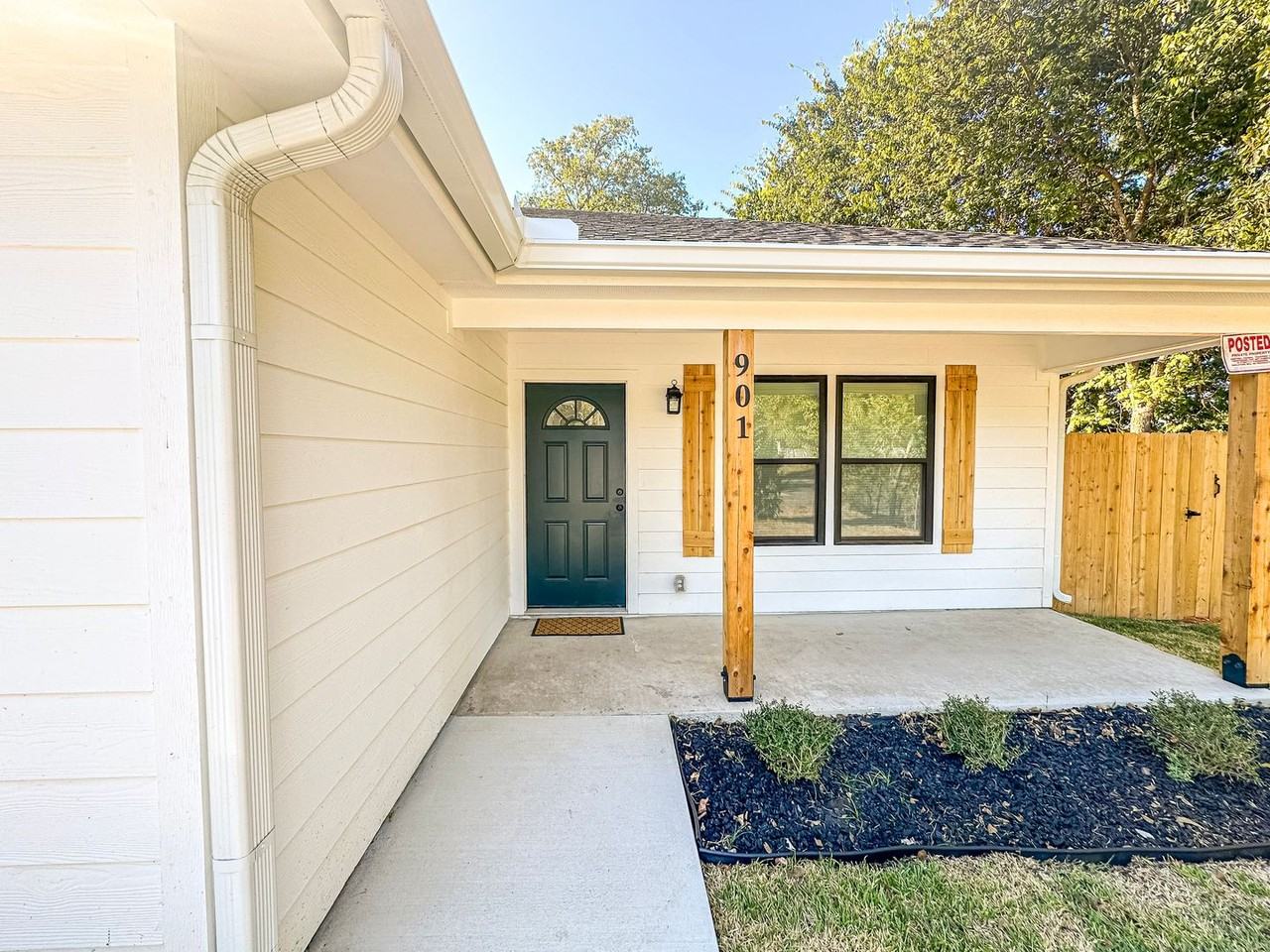 901 Holt Ave - Photo 4 of 24