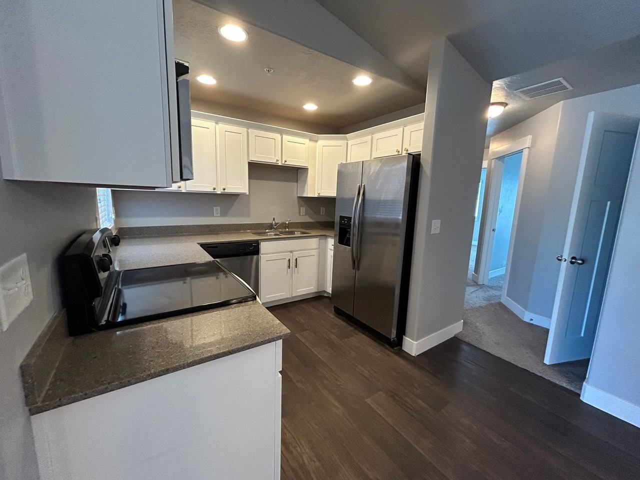 479 S 2500 W #6 - Photo 4 of 11